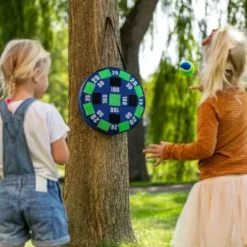 Dartspill med borrelåsballer