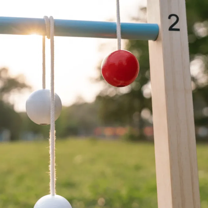 2-i-1 stigegolf og kastespill