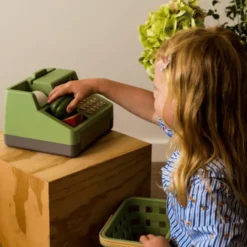 Kasseapparat med solcelledrevet kalkulator