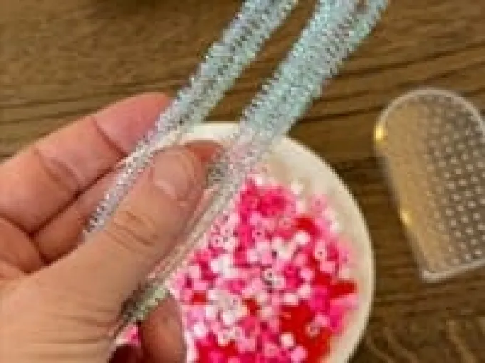 Kreativ pose - Hjerter av rørperler