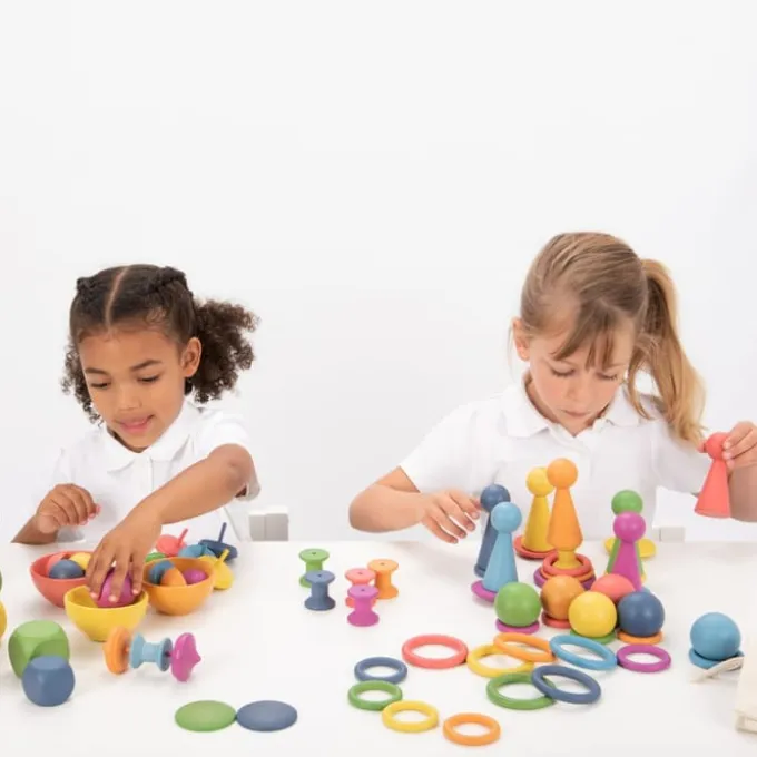 Montessori regnbue sett, 84 deler